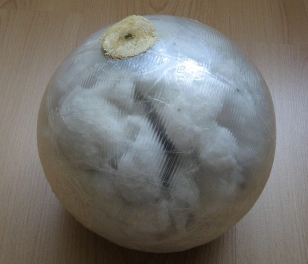 toto je najnovšia duša, ktorú som našiel v lopte sálovke  značky Adidas Cafusa, v priesvitnej duše je vidieť náplň duše, ktorá bráni odskoku lopty 