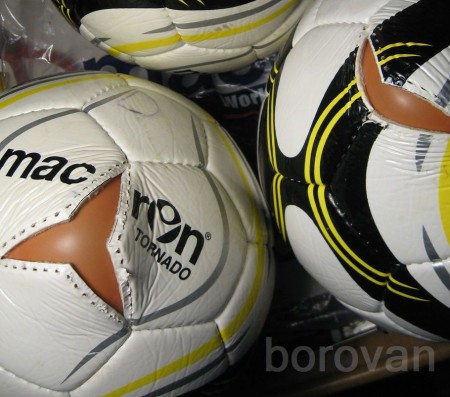 Ručne šitá lopta Macron Tornádo