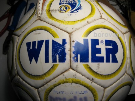 Ručne šitá lopta Winner