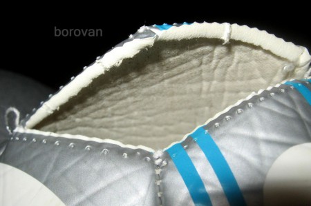 Vrchný plášť takýchto lôpt je prakticky pena z vonkajšej časti potiahnutá farebným plastom a zvnútra tenkou látkou