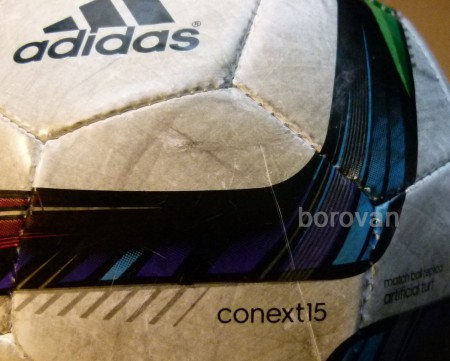 Strojne šitá lopta Adidas Conext15 